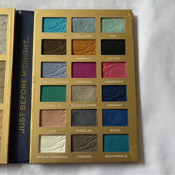 Revolution Beauty Disney Princess Cinderella Palette1 - Picture 3 of 5